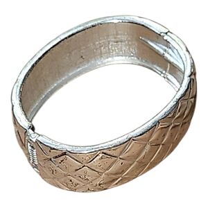 Silver Tone Hinged Bangle Bracelet. Oval Shaped NEW